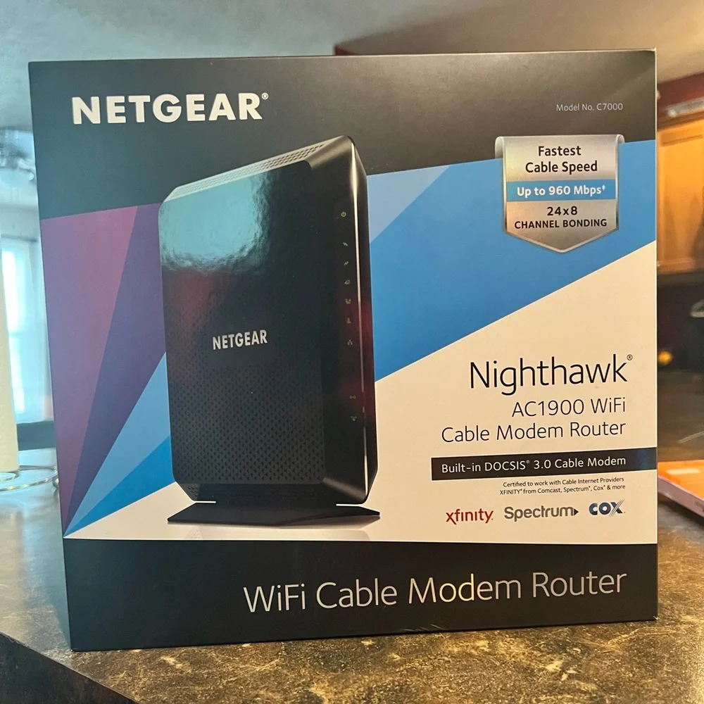 NetGear NightHawk AC1900 WiFi Cable Modem Router - Picture 2 of 12